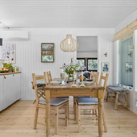 Nyaraló In With Kitchen